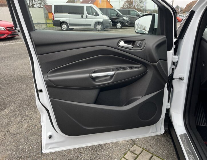 Ford Kuga Kombi 2,0 l 132 kw