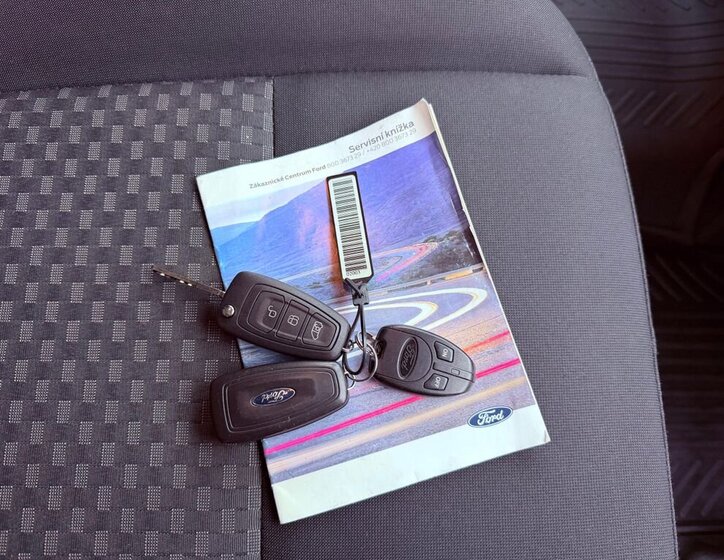 Ford Tourneo Custom 23