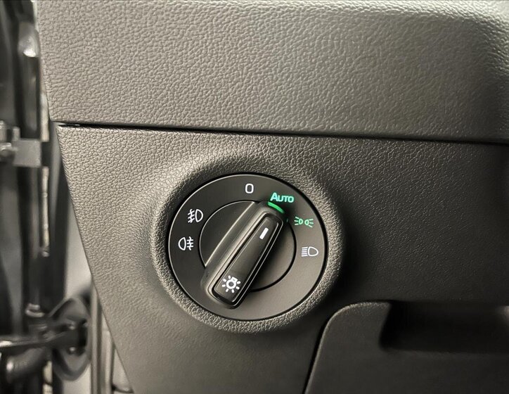 Škoda Karoq SUV 1,5 l 110 kw