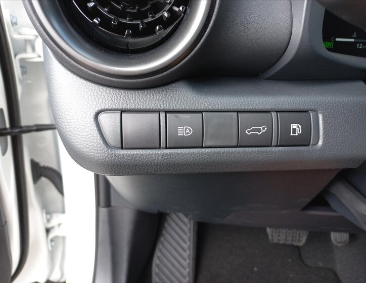 Toyota C-HR CUV / Crossover 1,8 l 72 kw