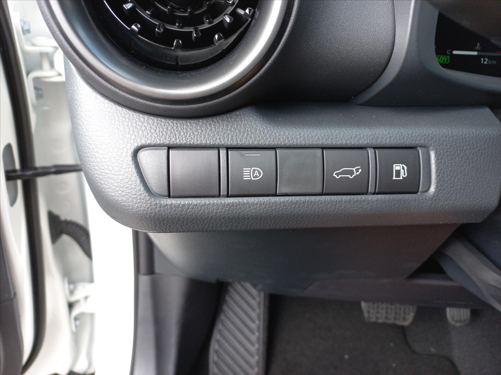 Toyota C-HR CUV / Crossover 1,8 l 72 kw