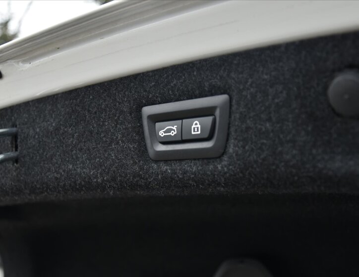 BMW Řada 5 Sedan / Limuzína 3,0 l 250 kw