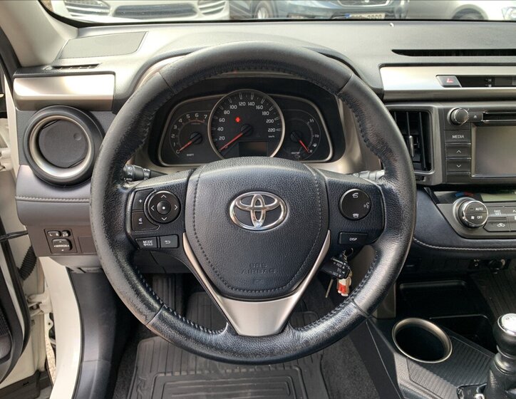 Toyota RAV4 10