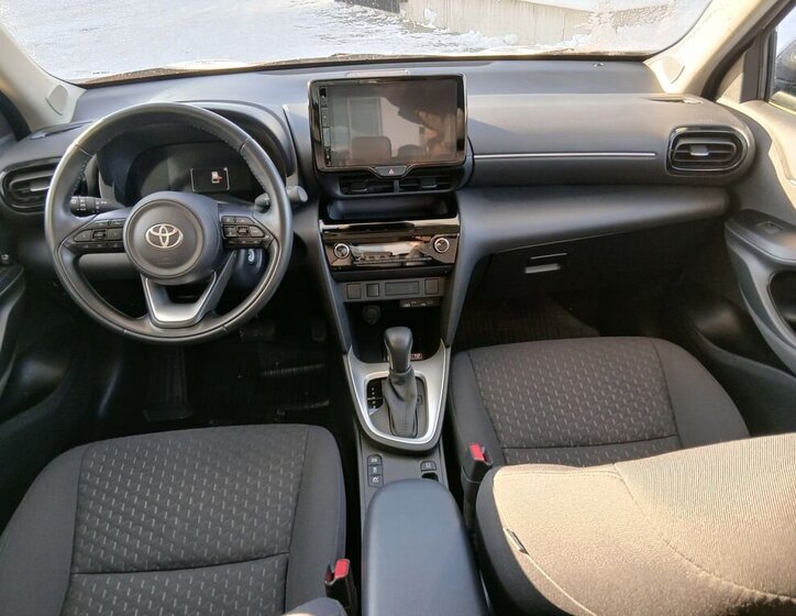 Toyota Yaris Cross 15