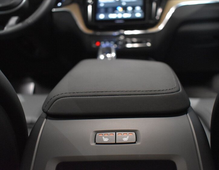 Volvo XC60 SUV / Terénní 2,0 l 184 kw