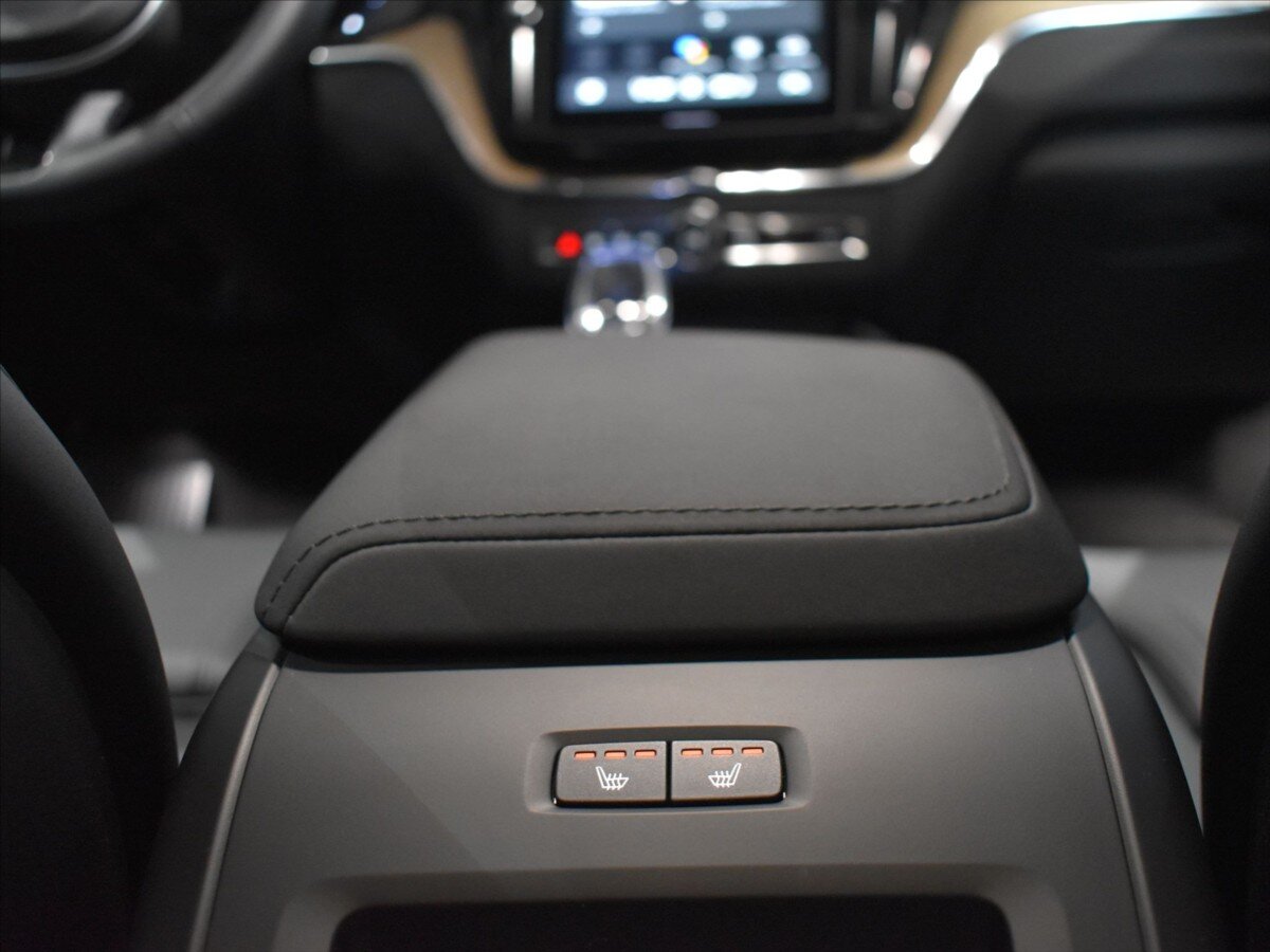 Volvo XC60 SUV / Terénní 2,0 l 184 kw