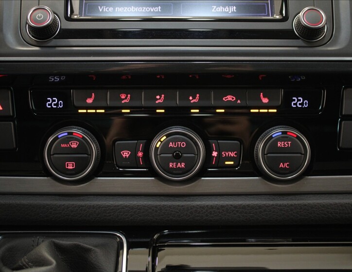 Volkswagen Multivan 16