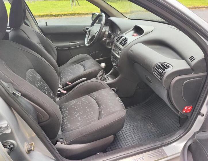 Peugeot 206 22