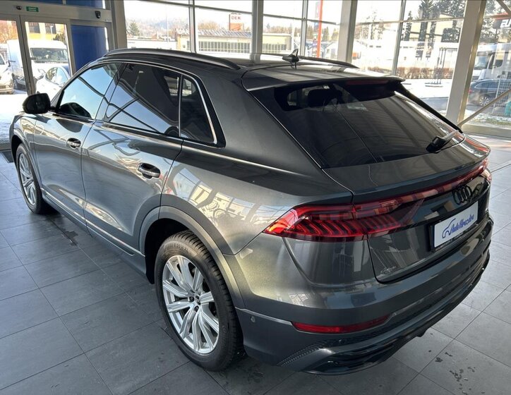 Audi Q8 SUV 3,0 l 250 kw