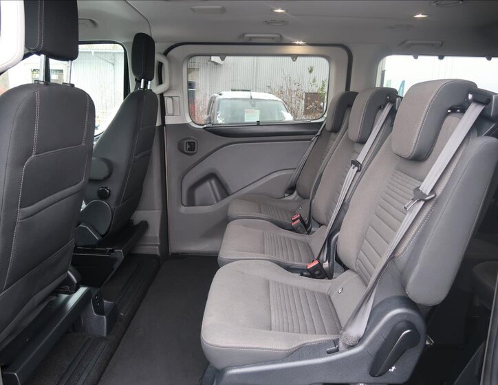 Ford Tourneo Custom MPV 2,0 l 136 kw