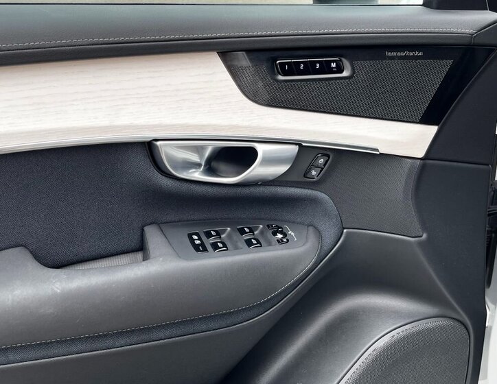 Volvo XC90 SUV 2,0 l 335 kw