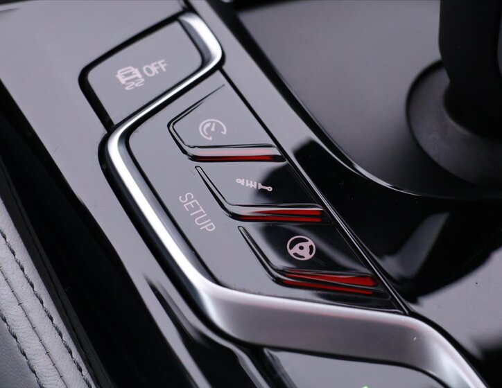 BMW M5 Sedan / Limuzína 4,4 l 441 kw