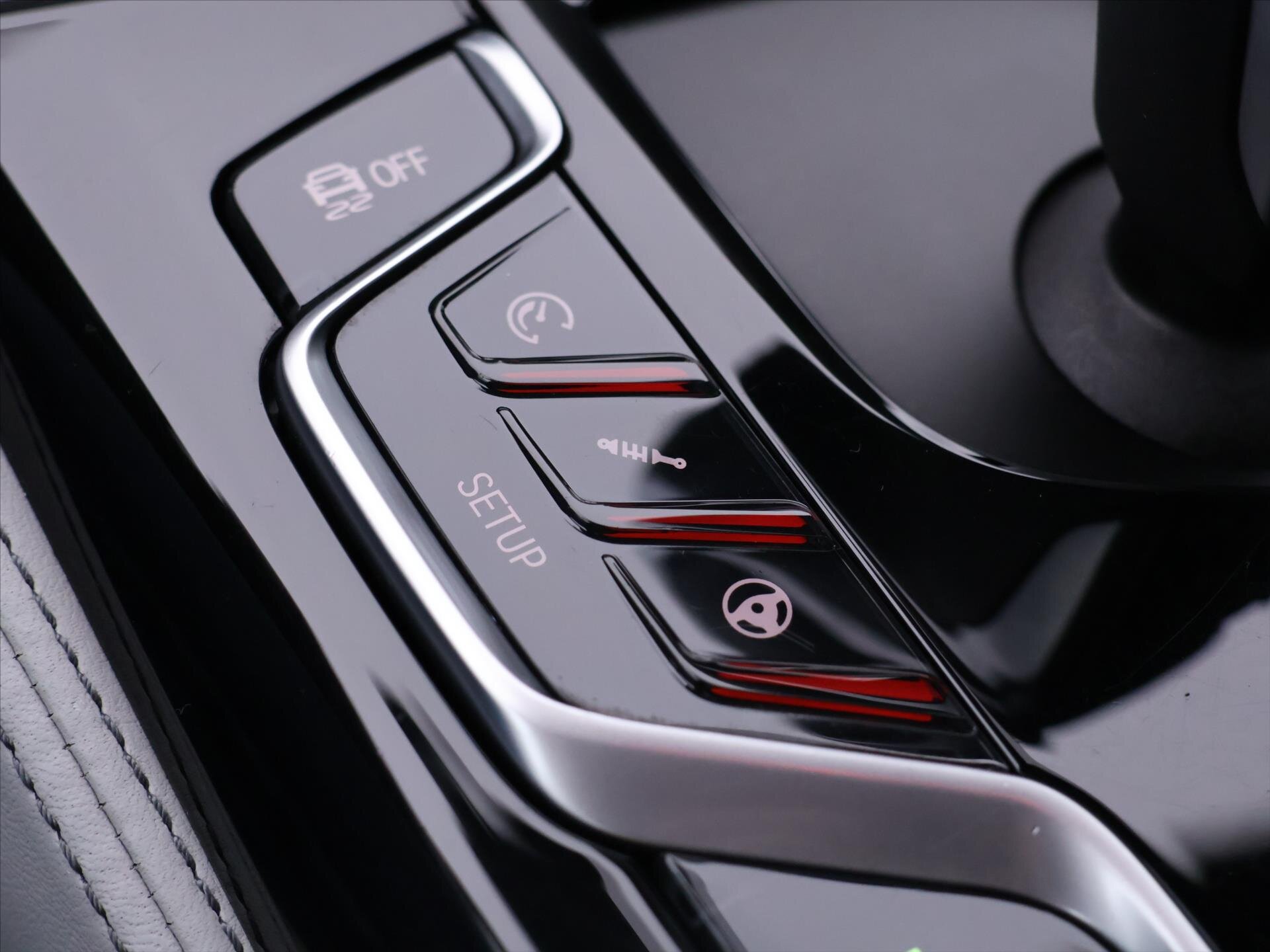 BMW M5 Sedan / Limuzína 4,4 l 441 kw