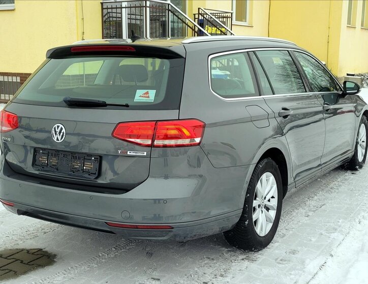 Volkswagen Passat Kombi 1,6 l 88 kw