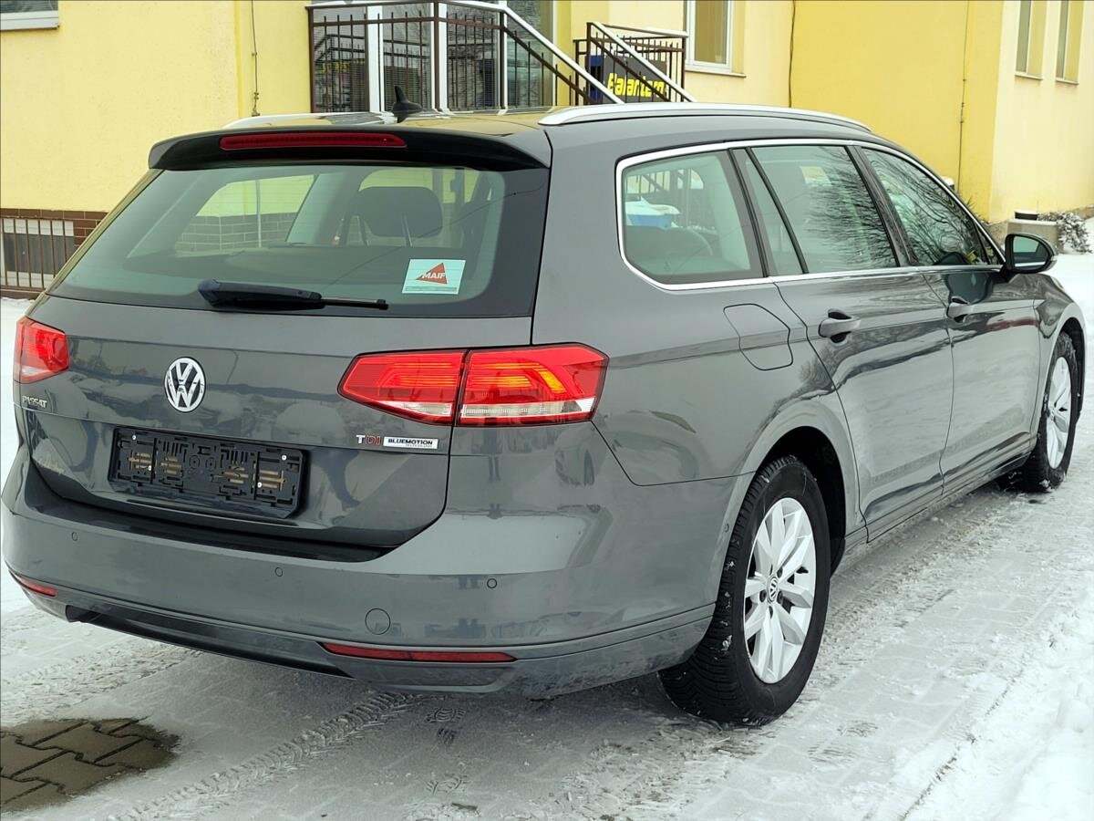 Volkswagen Passat Kombi 1,6 l 88 kw