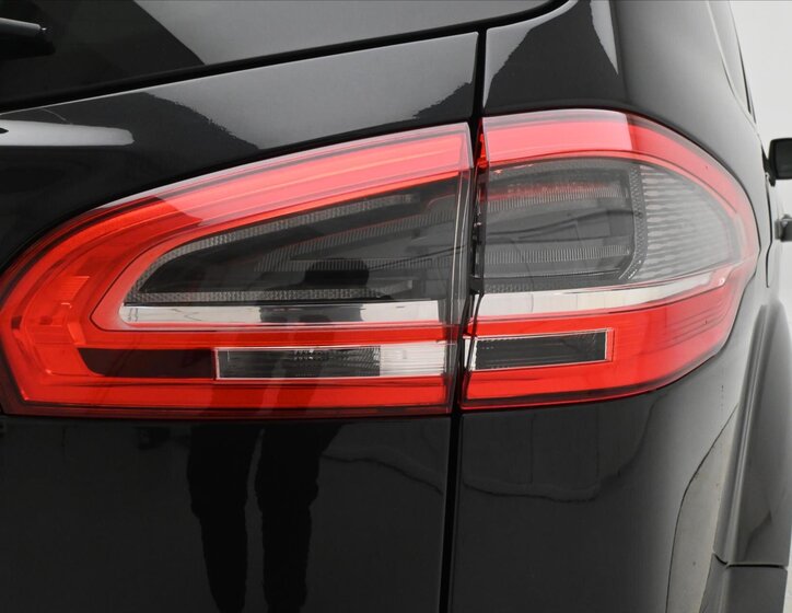 Ford S-MAX MPV 2,0 l 100 kw