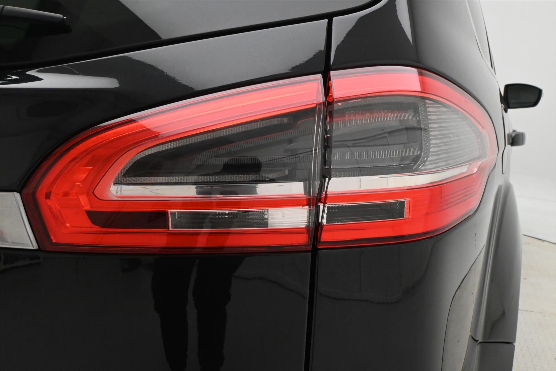 Ford S-MAX MPV 2,0 l 100 kw