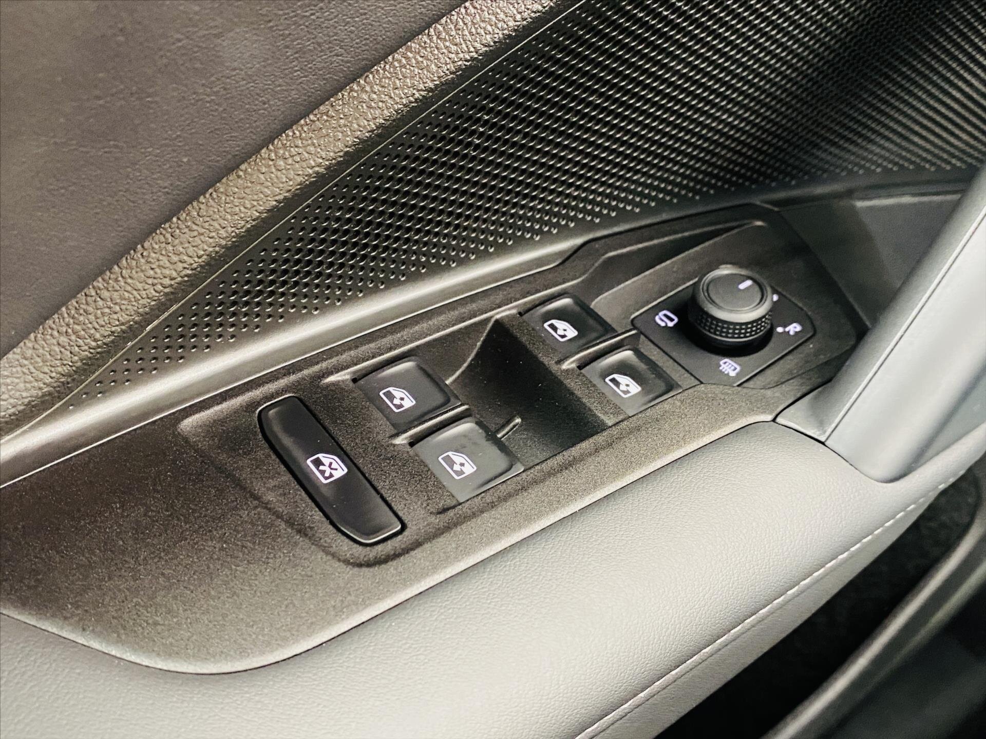 Volkswagen Tiguan SUV / Terénní 2,0 l 110 kw