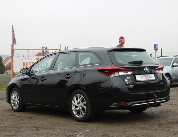 Toyota Auris 7