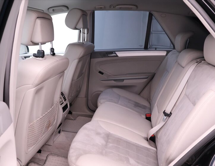 Mercedes-Benz Třídy M SUV 3,2 l 165 kw