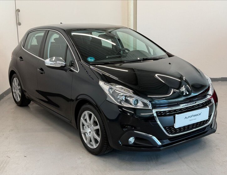 Peugeot 208 Hatchback 1,2 l 81 kw