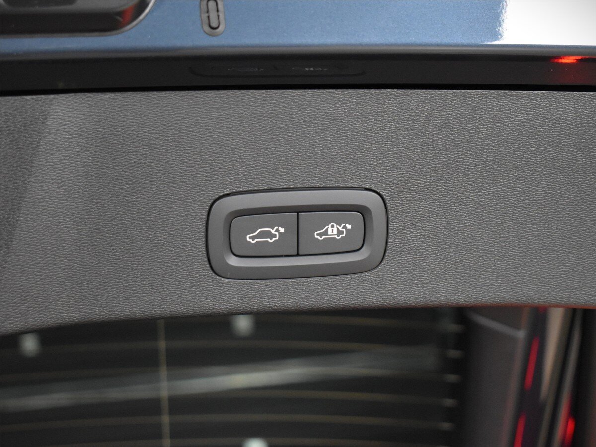 Volvo EC40 SUV / Terénní 0,0 185 kw