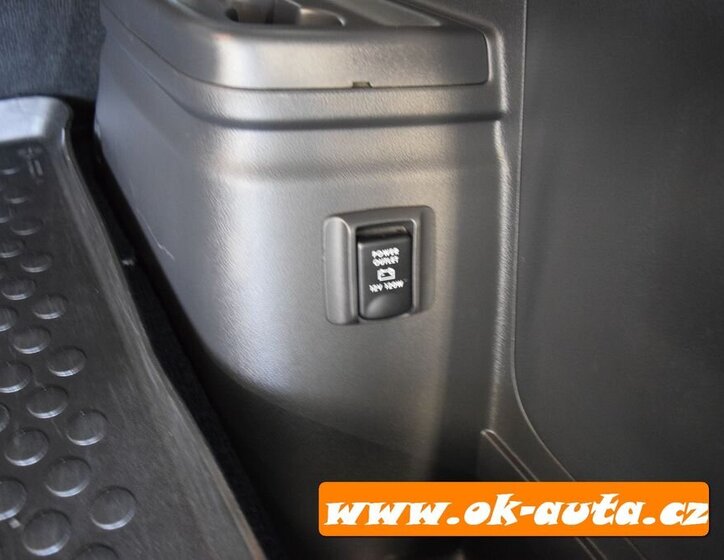 Mitsubishi Outlander SUV 0,0 0