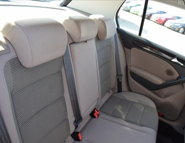 Volkswagen Golf Kombi 1,6 l 66 kw