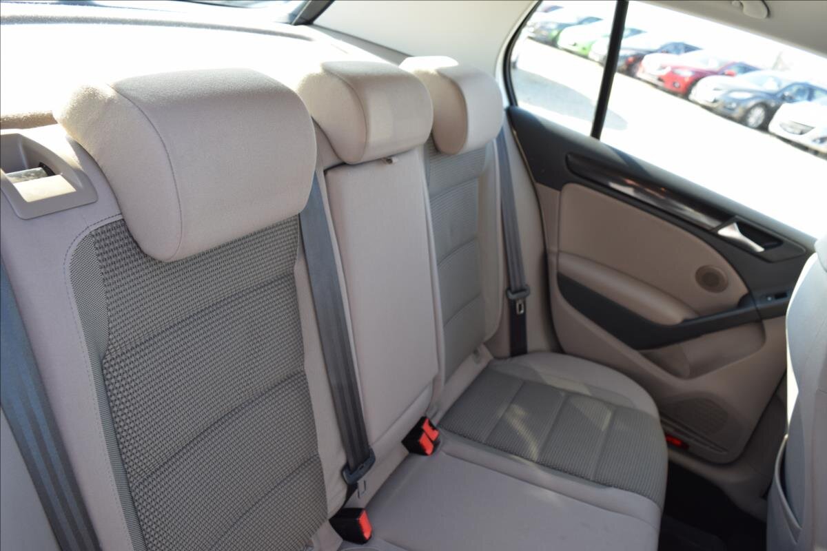 Volkswagen Golf Kombi 1,6 l 66 kw