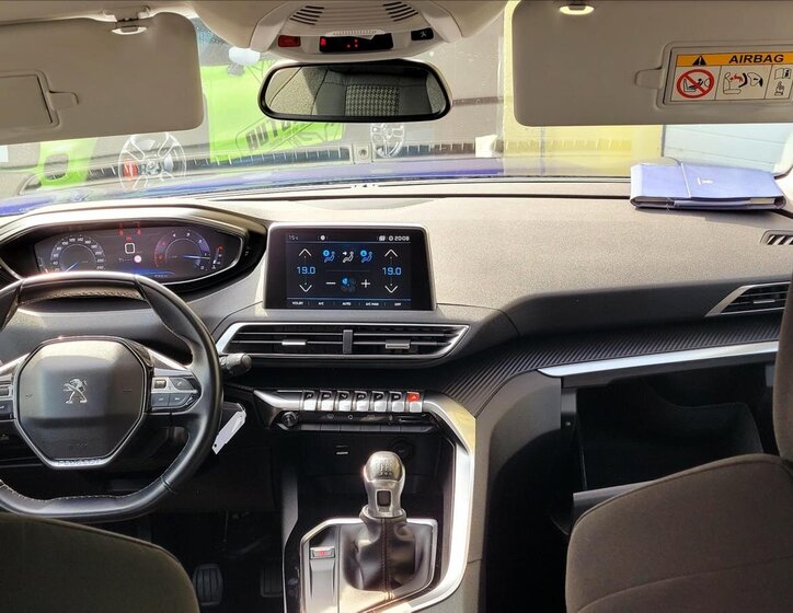 Peugeot 3008 SUV / Terénní 1,5 l 96 kw