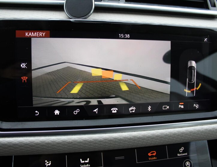 Land Rover Range Rover Velar SUV / Terénní 3,0 l 221 kw