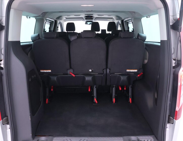 Ford Tourneo Custom 10