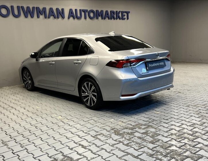 Toyota Corolla Sedan 1,5 l 92 kw