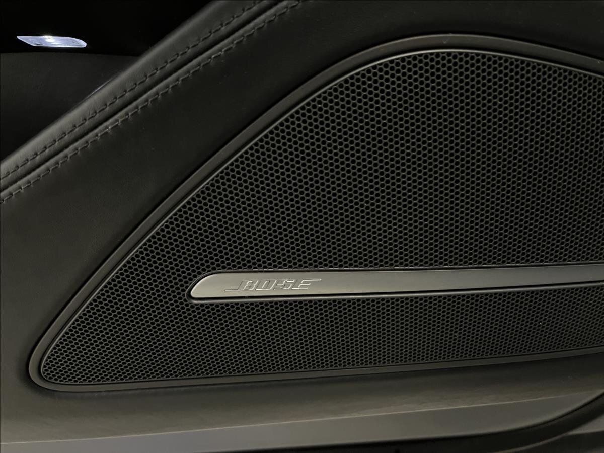Audi S8 Sedan 4,0 l 445 kw