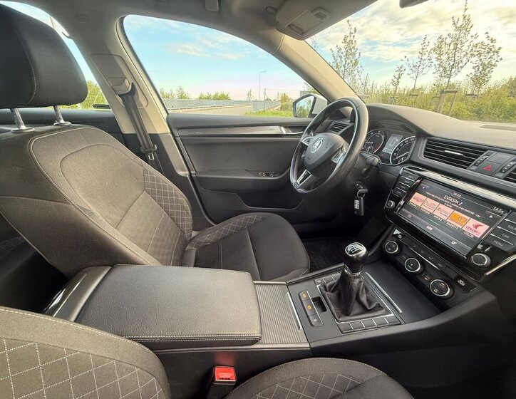 Škoda Superb Sedan / Limuzína 2,0 l 110 kw