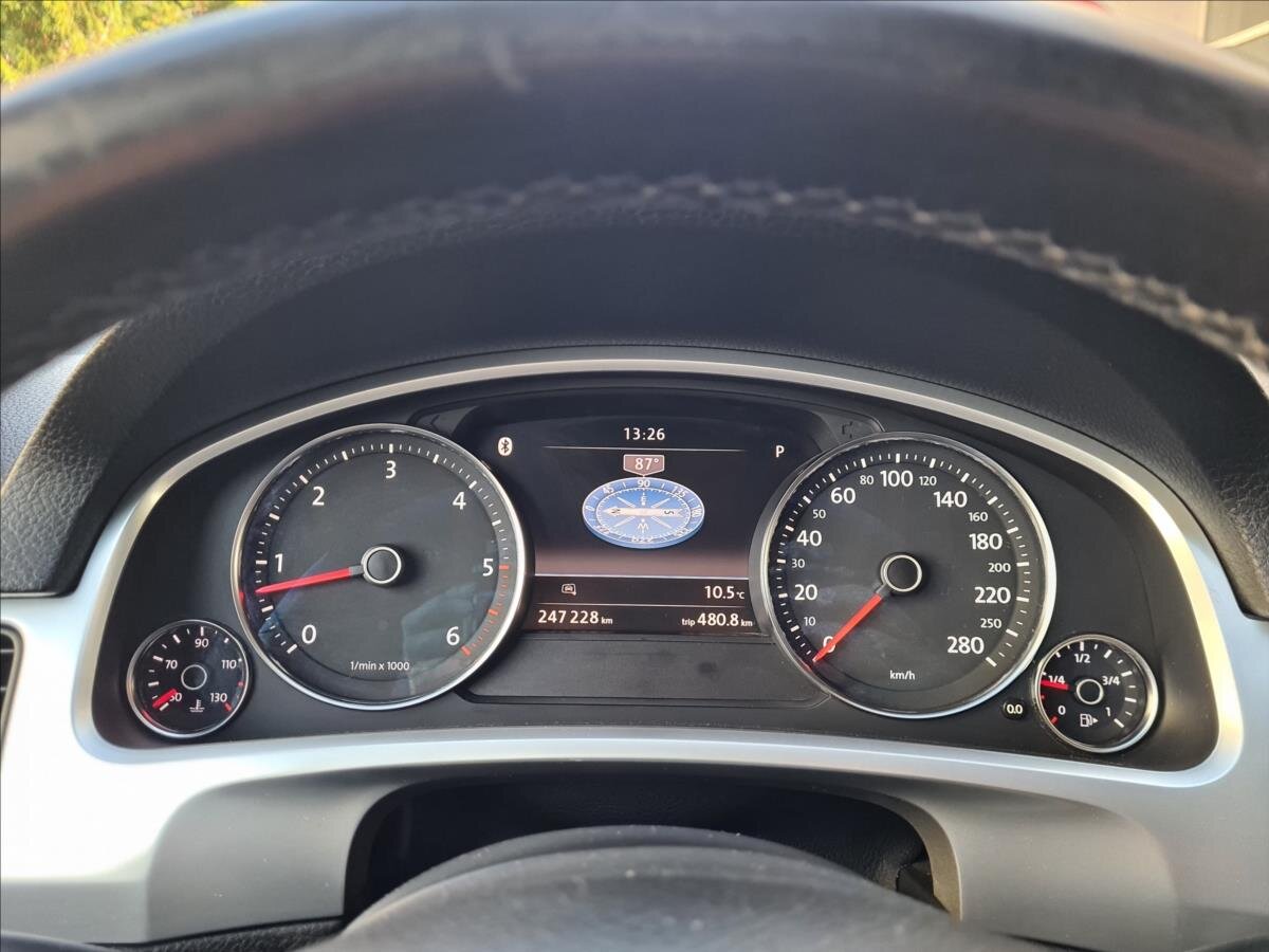Volkswagen Touareg SUV 4,1 l 250 kw