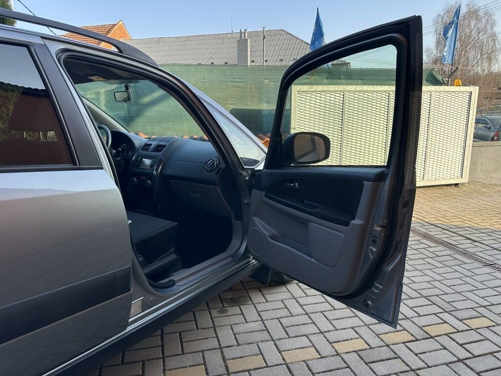 Suzuki SX4 Hatchback 1,6 l 88 kw