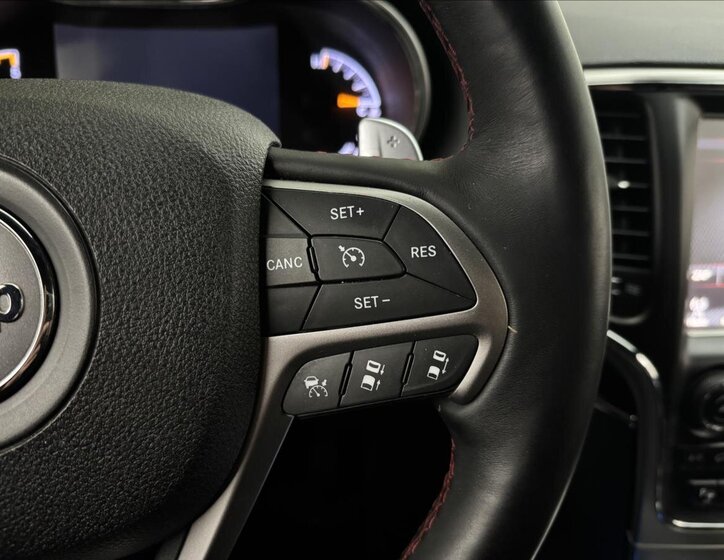 Jeep Grand Cherokee 11