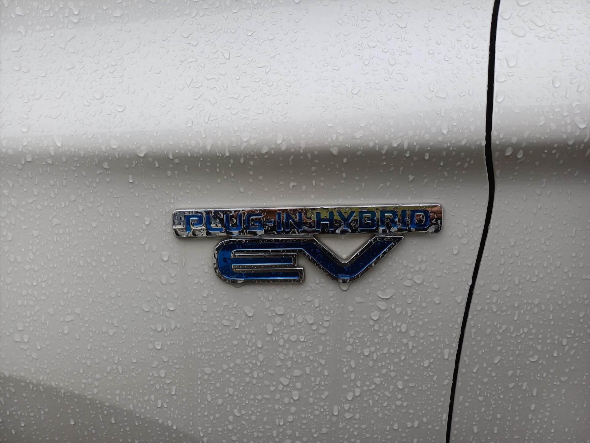 Mitsubishi Outlander Kombi 2,4 l 99 kw