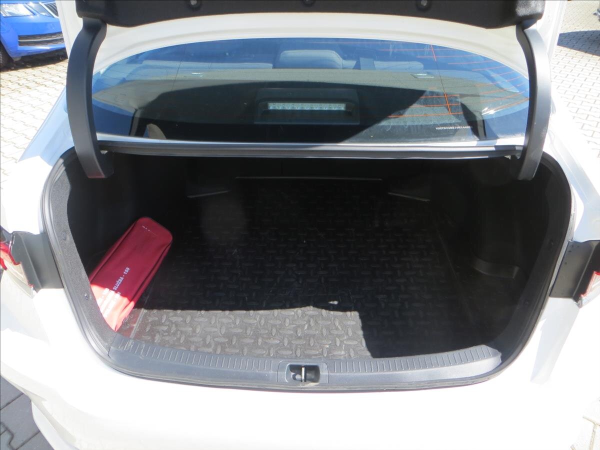 Toyota Corolla Sedan / Limuzína 1,8 l 72 kw