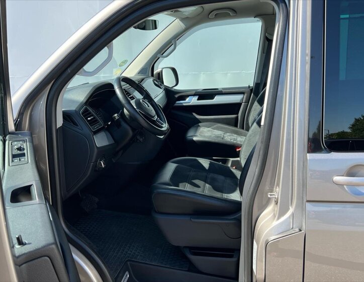 Volkswagen Multivan 11