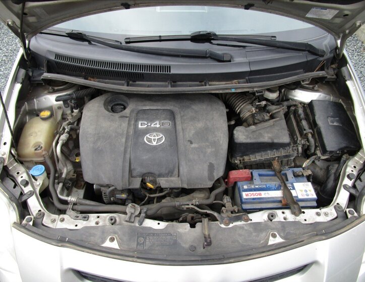 Toyota Auris Hatchback 1,4 l 66 kw
