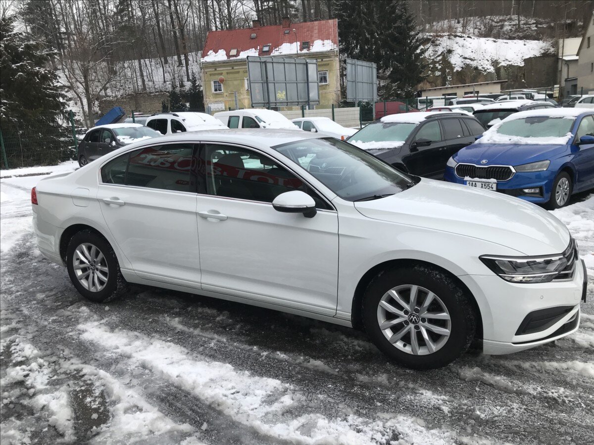 Volkswagen Passat Sedan / Limuzína 1,5 l 110 kw