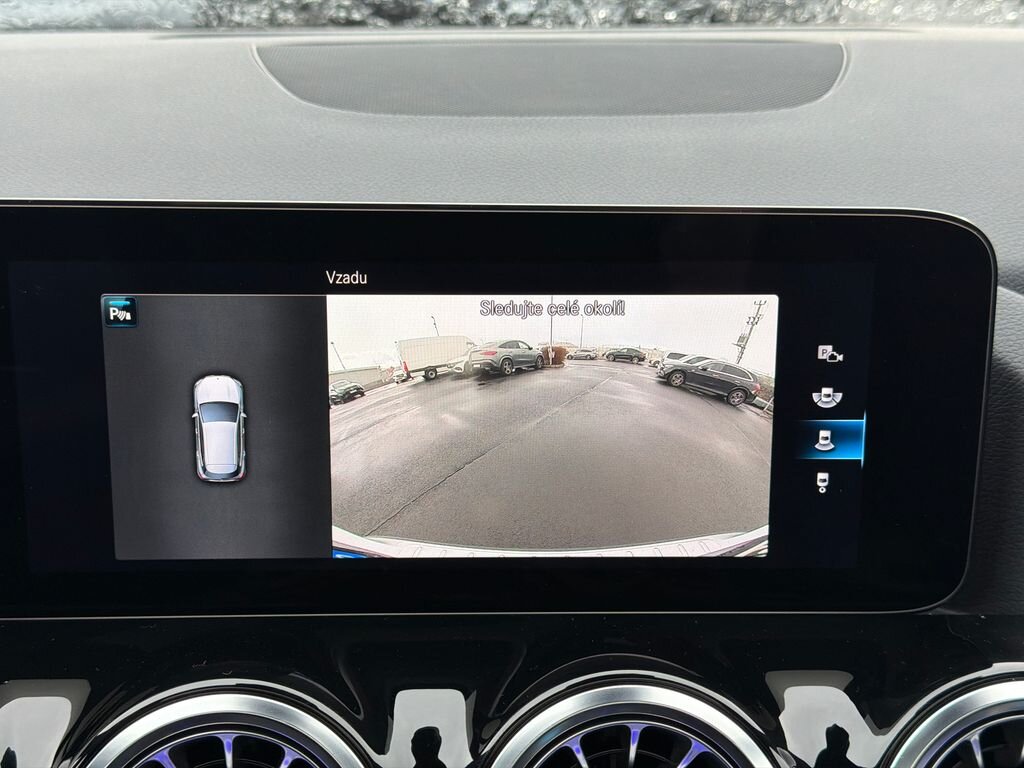 Mercedes-Benz GLA SUV / Terénní 1,3 l 160 kw