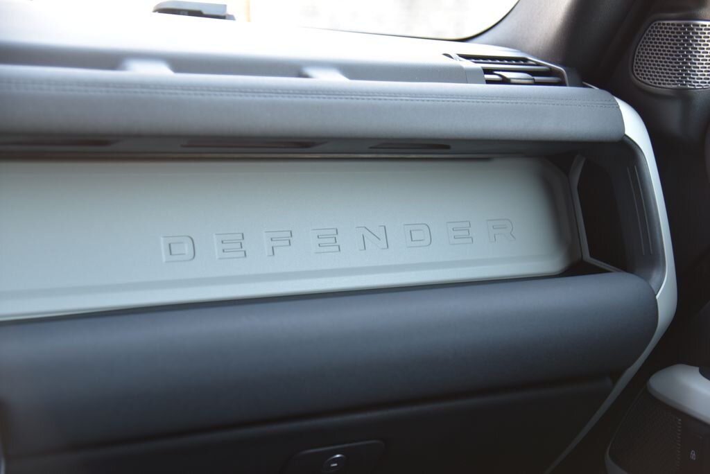 Land Rover Defender SUV 3,0 l 183 kw