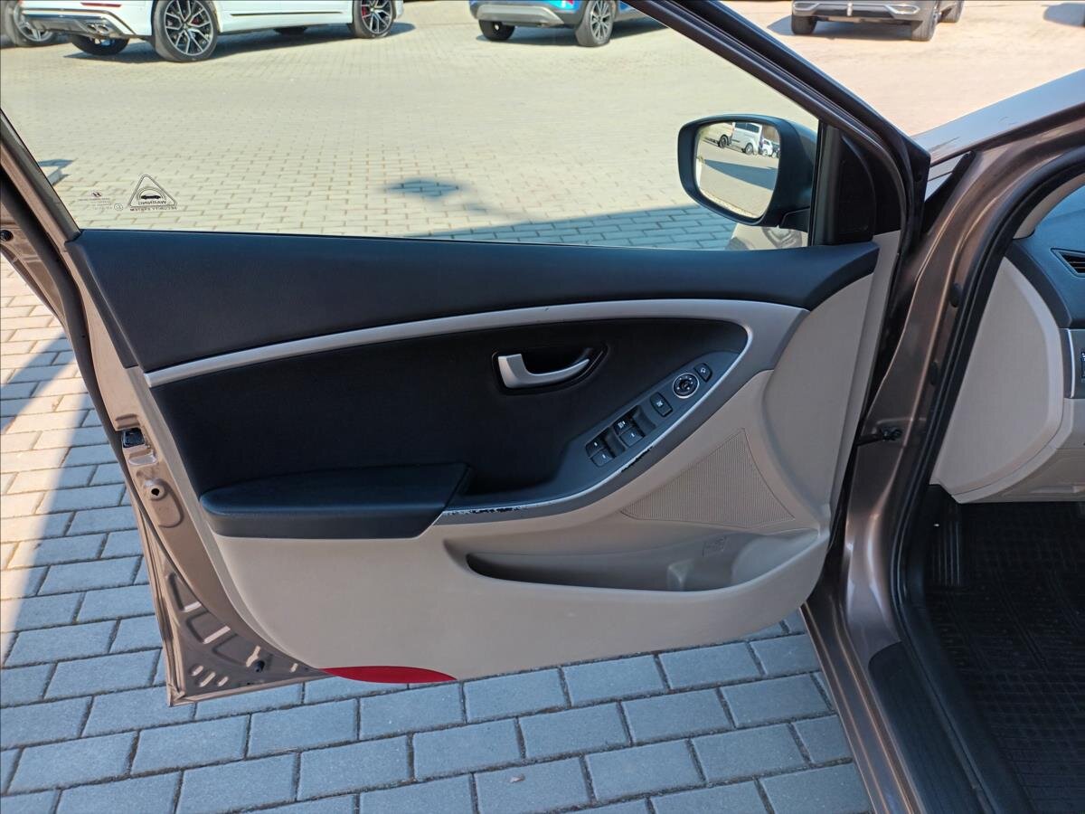 Hyundai i30 Kombi 1,6 l 99 kw