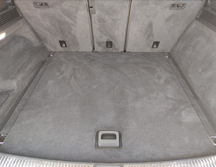 Volkswagen Touareg 25