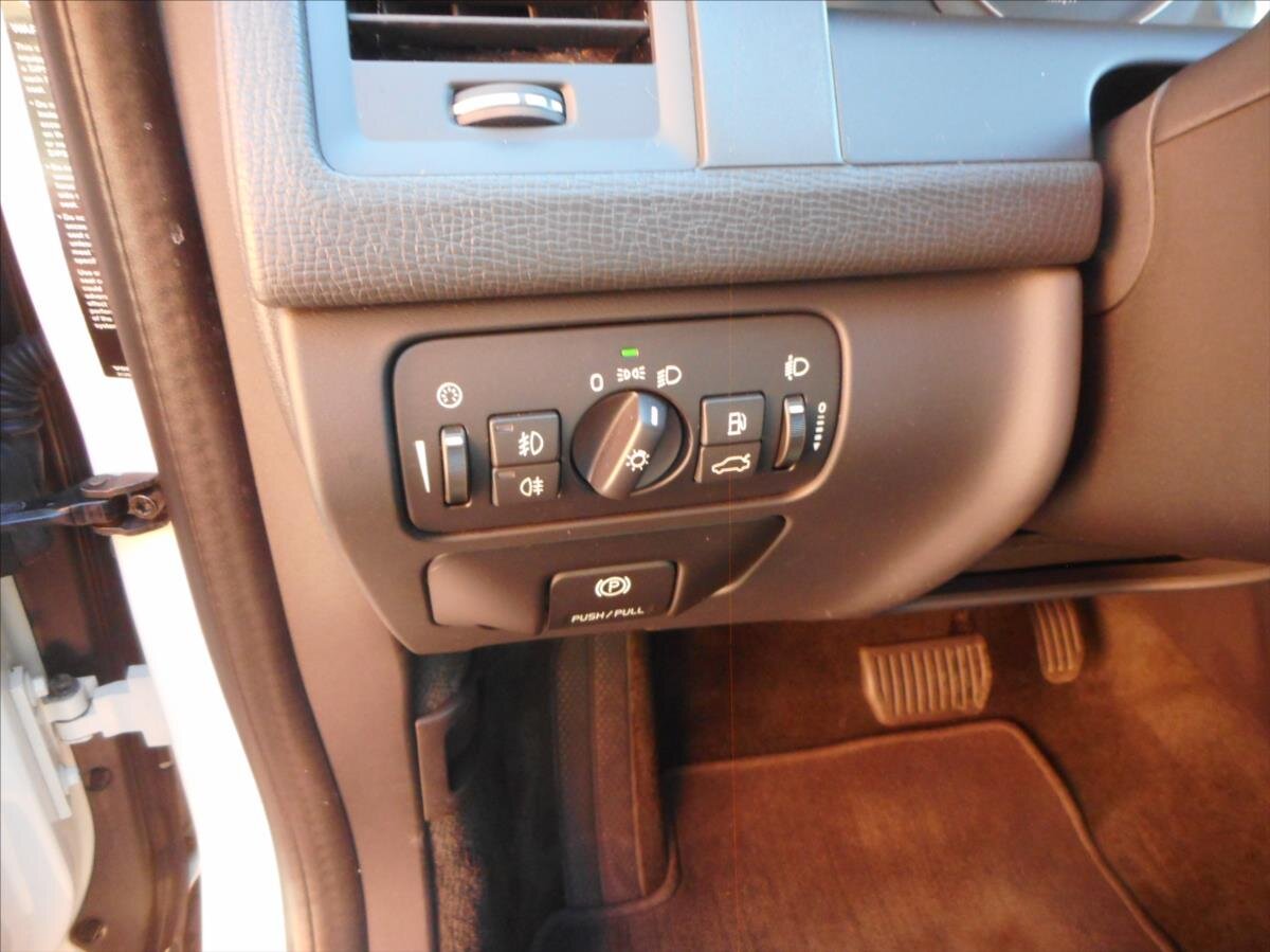 Volvo XC60 SUV / Terénní 2,4 l 120 kw