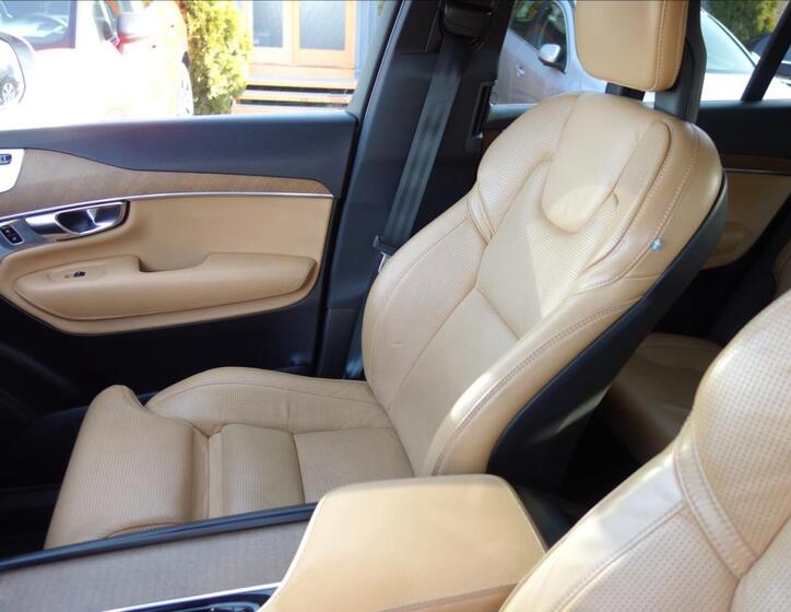 Volvo XC90 11