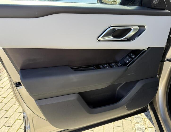 Land Rover Range Rover Velar 16